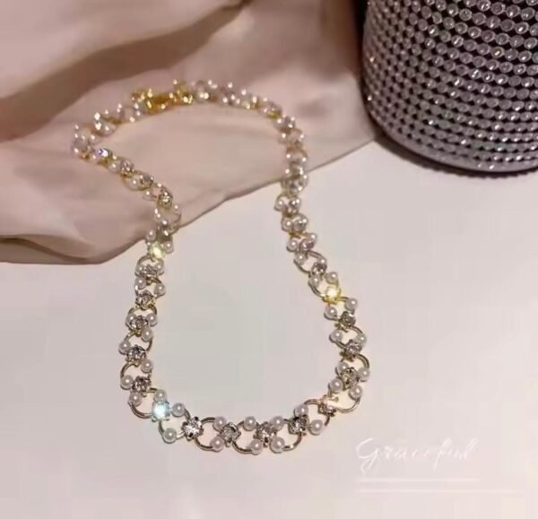 Elegant Pearl Crystal Choker Necklace