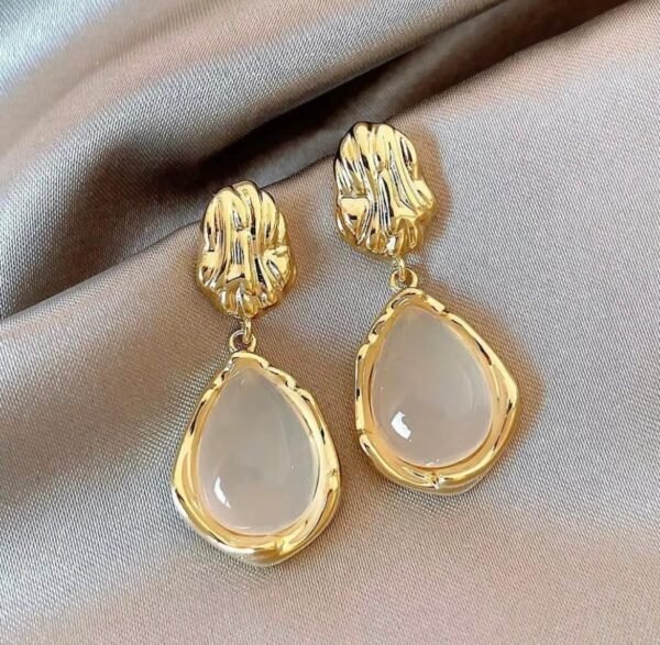 Vintage Glam with Monalisa Stone Earring - Image 2