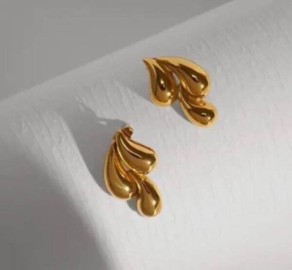 Elegant Gold-Tone Teardrop Stud Earrings - Image 3