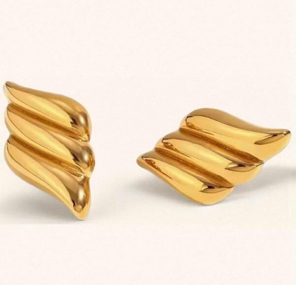 Modern Wing-Shaped Gold-Toned Stud Earring, Elegant Curved Design - Image 2