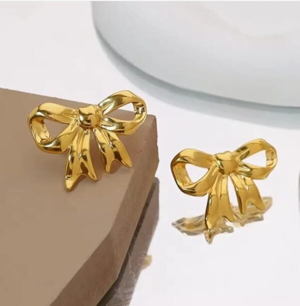Gold-Plated Bow Stud Earring