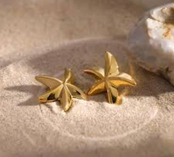 Gold-Toned Starfish Stud Earring