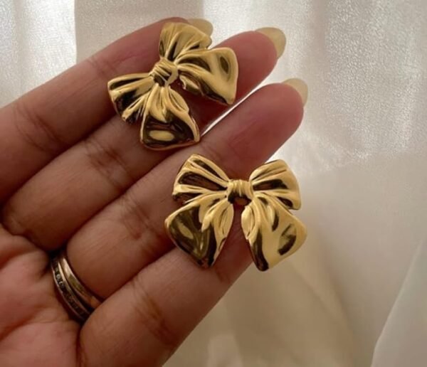 Vintage Style Gold Bow Stud Earring - Image 4