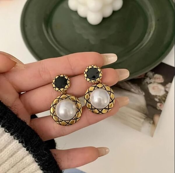 Vintage Pearl Drop Earrings, Gold-Tone Quilted Design, Black Onyx Studs - Image 3