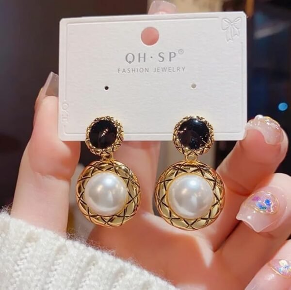 Vintage Pearl Drop Earrings, Gold-Tone Quilted Design, Black Onyx Studs - Image 2