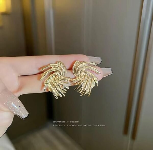 Vintage Style Wing-Shaped Stud Earrings, Gold-Tone Metal