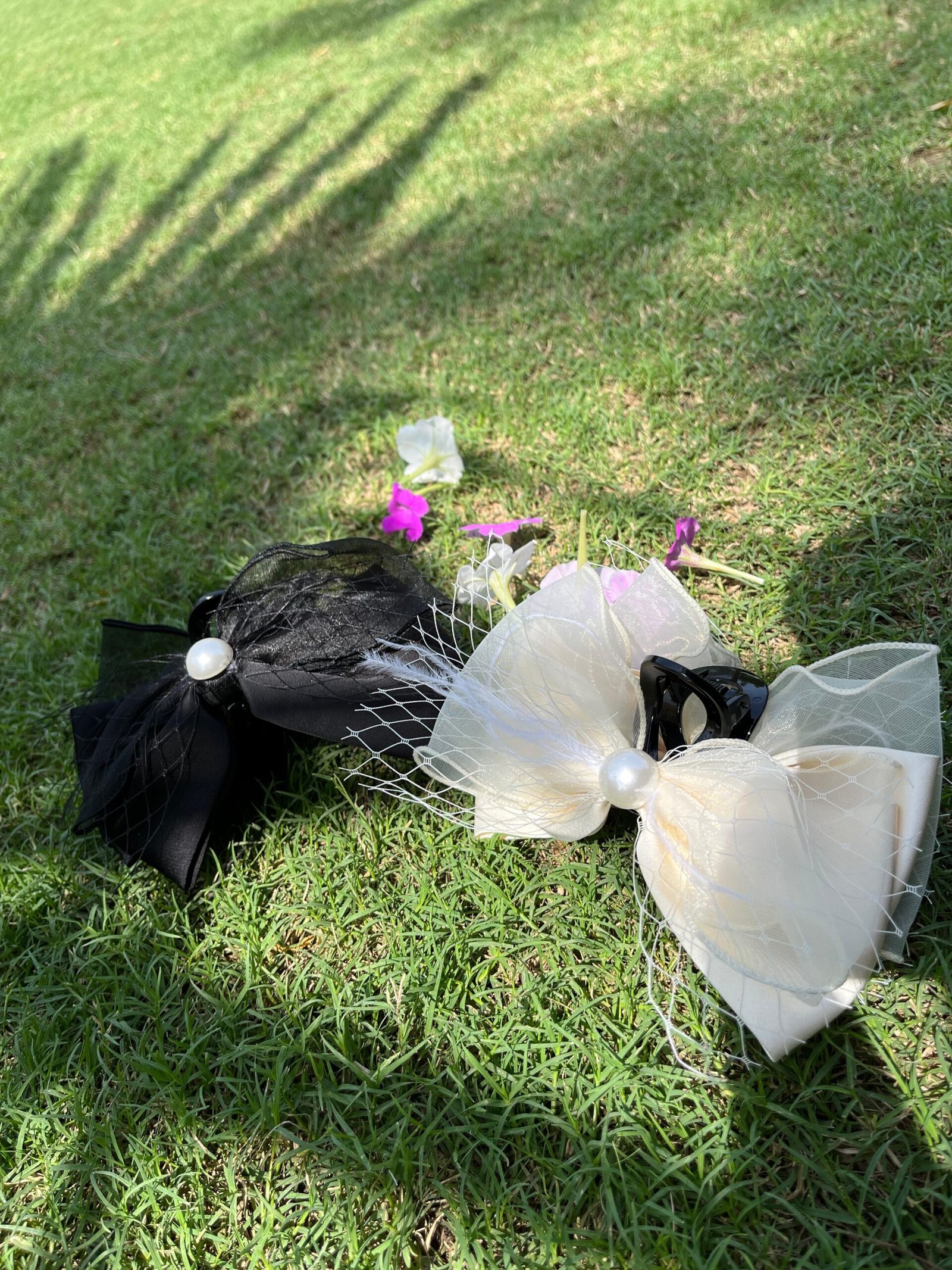 Elegant Hair Clip with Pearl Detail