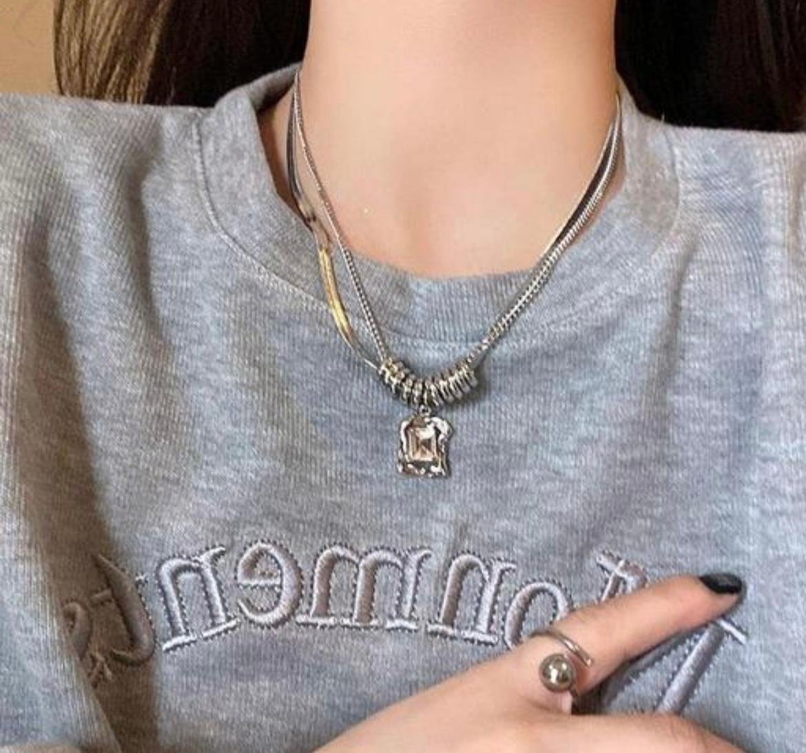 Elegant Silver Snake Chain Necklace with Black and white Stone Pendant, Twisted Rope Design - Image 8