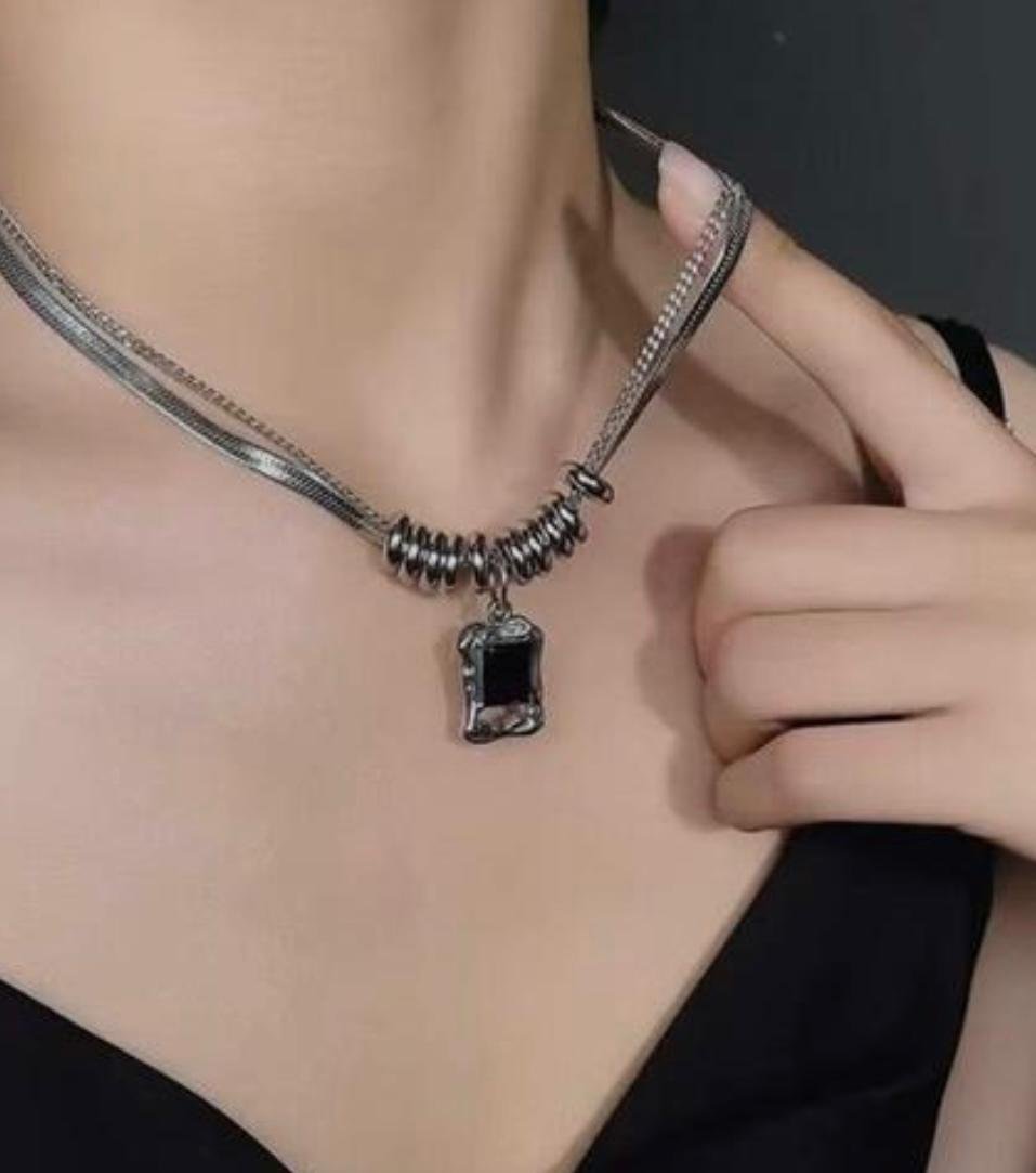 Elegant Silver Snake Chain Necklace with Black and white Stone Pendant, Twisted Rope Design - Image 3