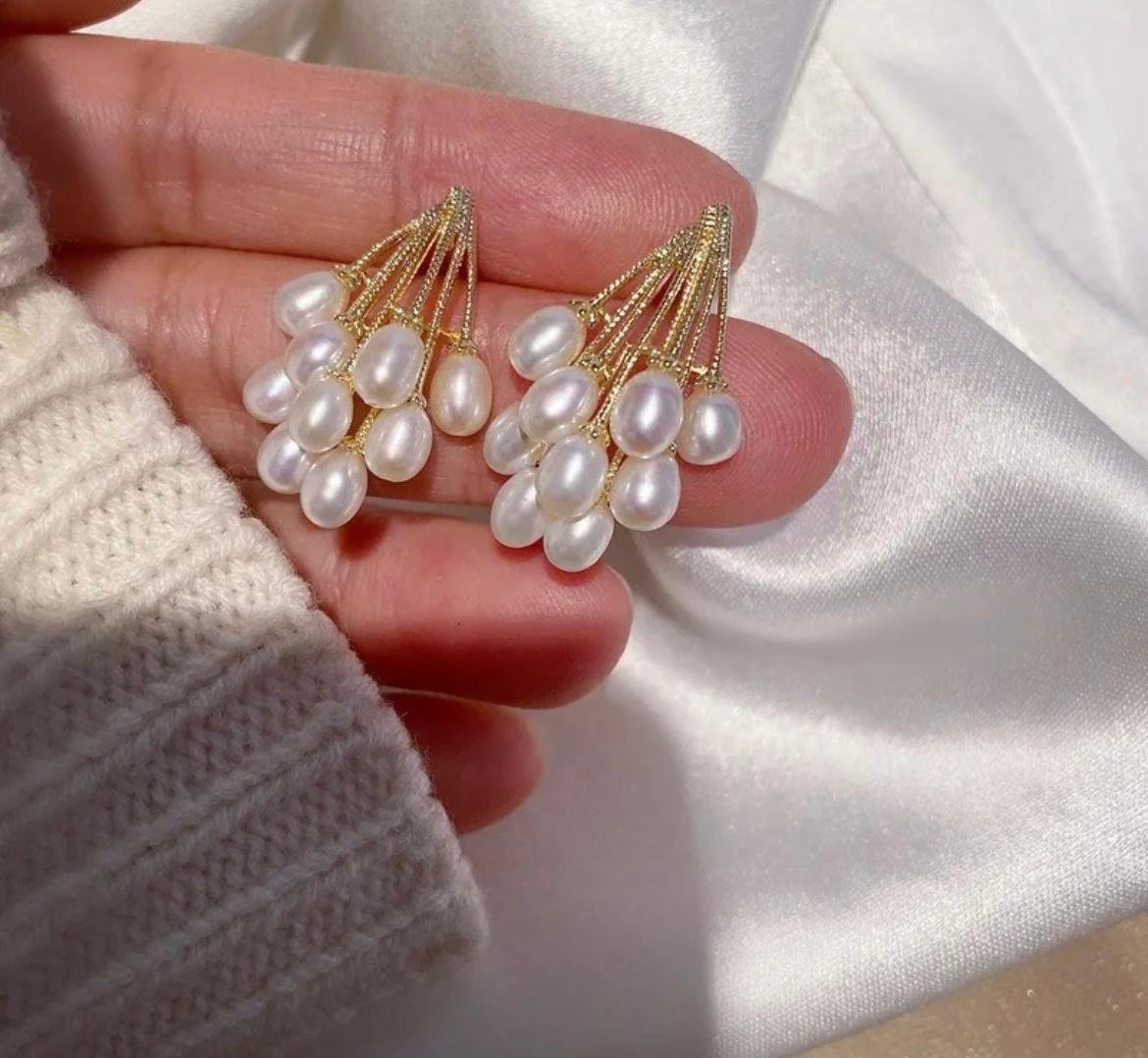 Gold-Toned Pearl Fan Stud Earrings, Western Style - Image 4