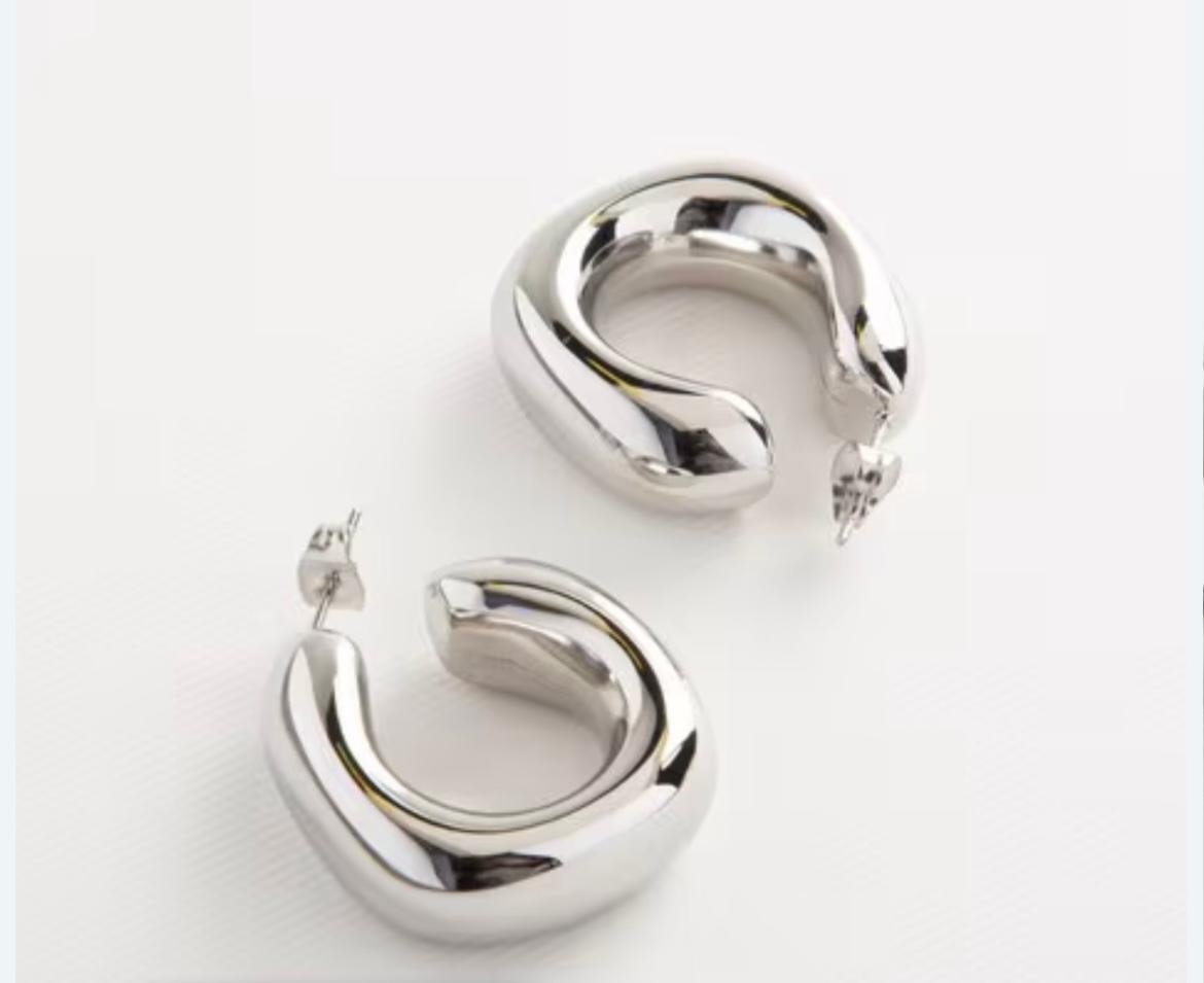 Chunky Polished Alloy Steel Hoop Earrings, 2 cm Diameter, Silver, Western Style - Image 2